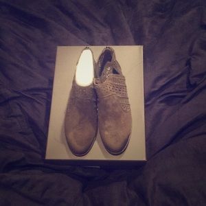 Vince Camuto Prasata Booties